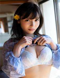 打屁股视频真实-美女教你接吻